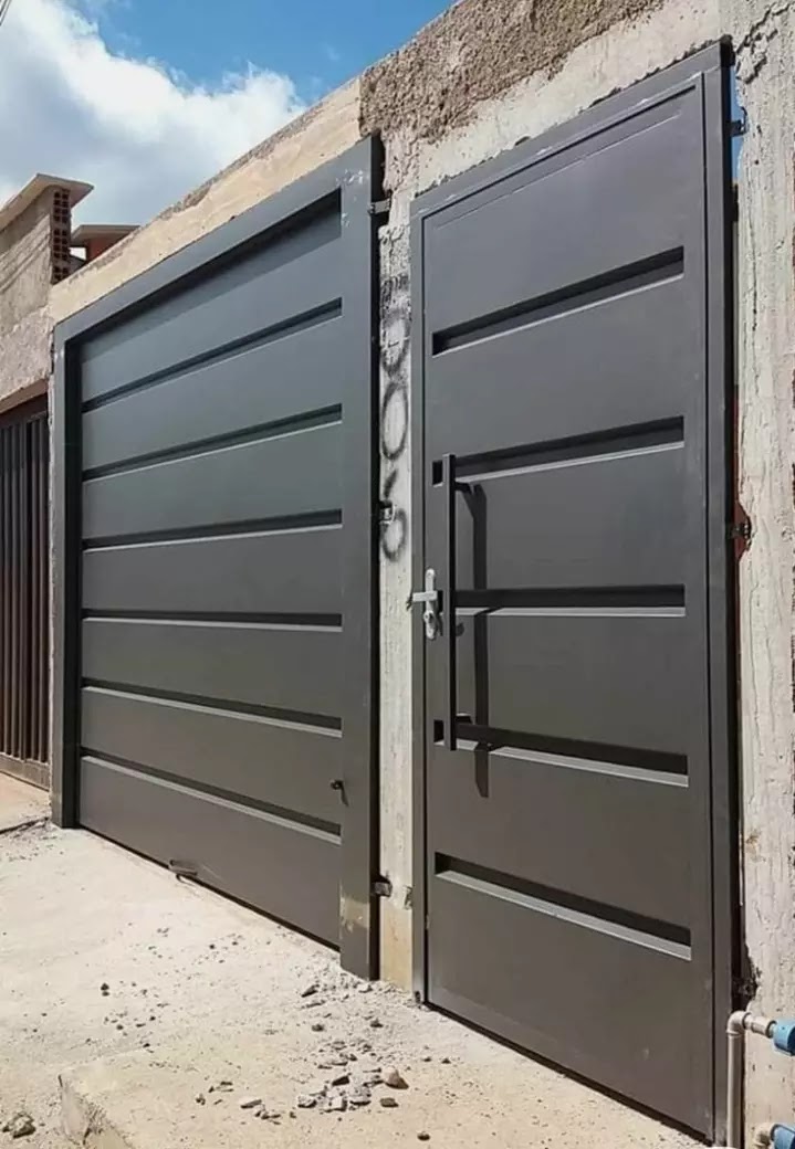 Portão pivotante e social grafite moderno com puxador em inox